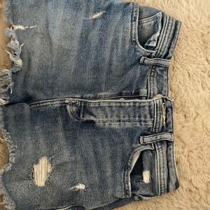 Cute denim shorts, very comfortable